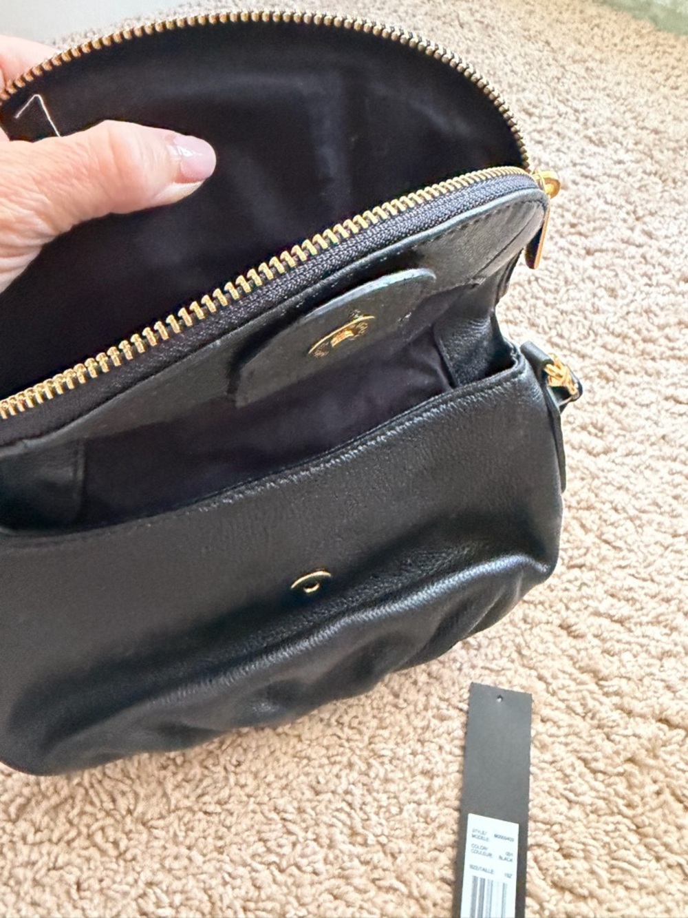 Marc Jacobs Black Leather Crossbody Shoulder Bag with Gold Plate - Picture 5 of 6